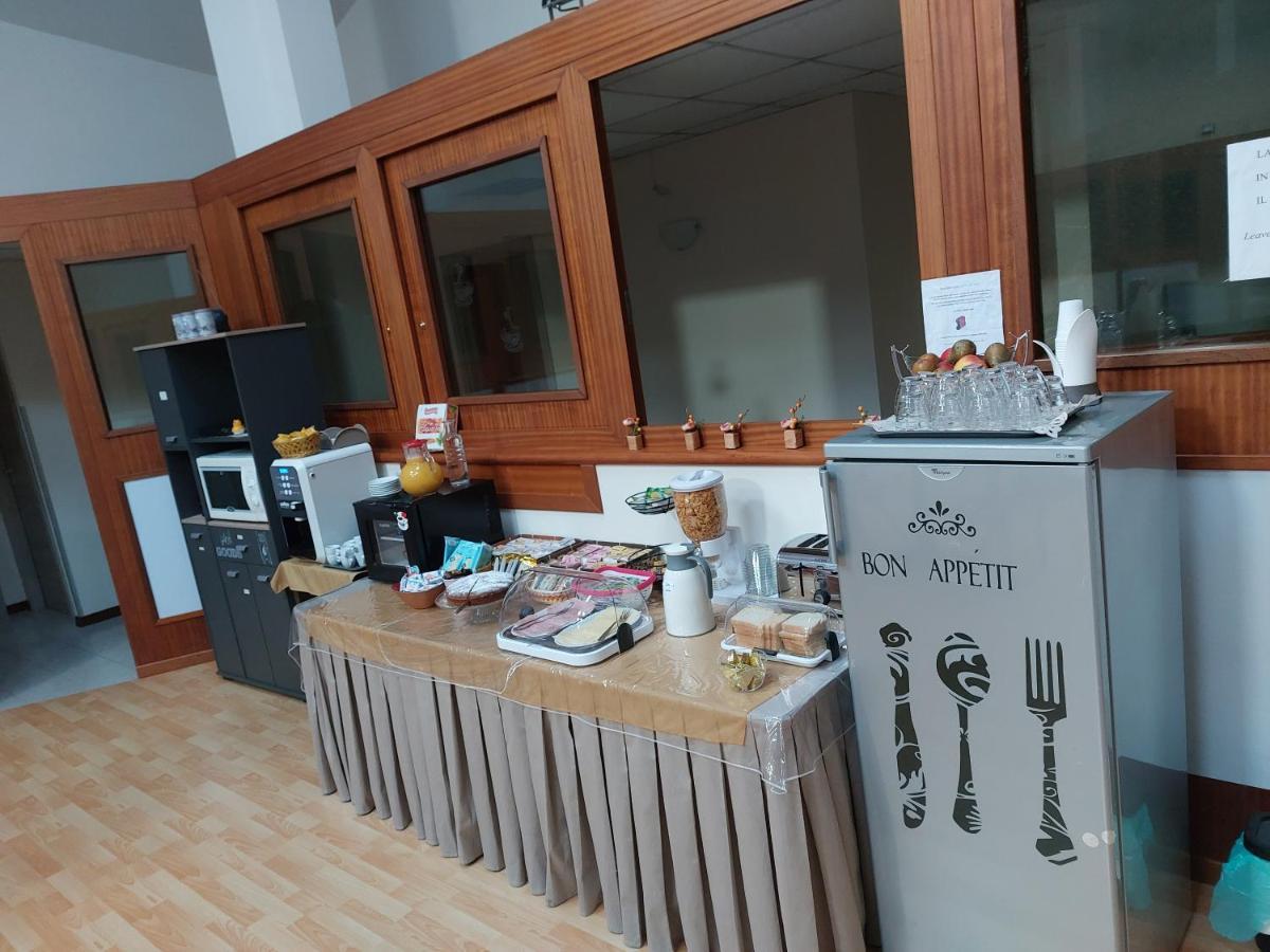 Cristal Lake Affittacamere Ispra Zewnętrze zdjęcie