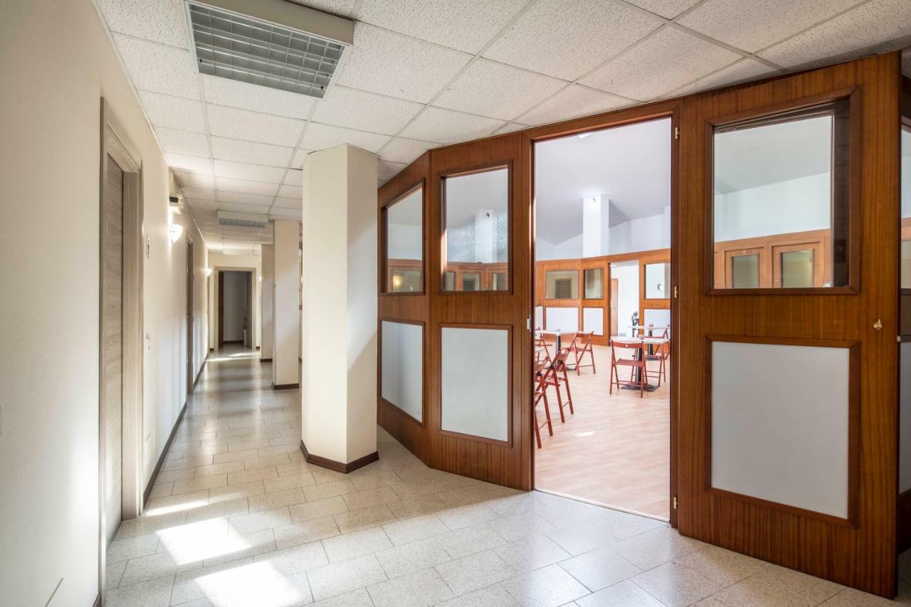 Cristal Lake Affittacamere Ispra Zewnętrze zdjęcie